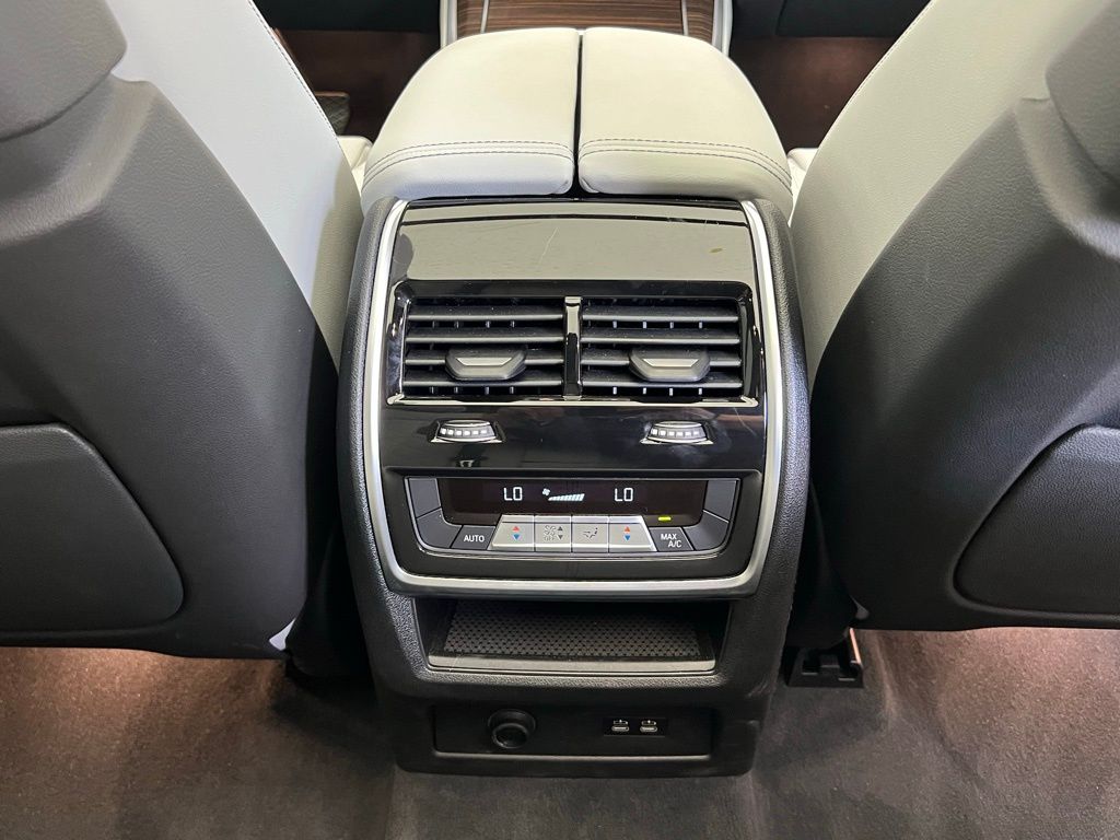 2025 BMW X5 xDrive40i 10