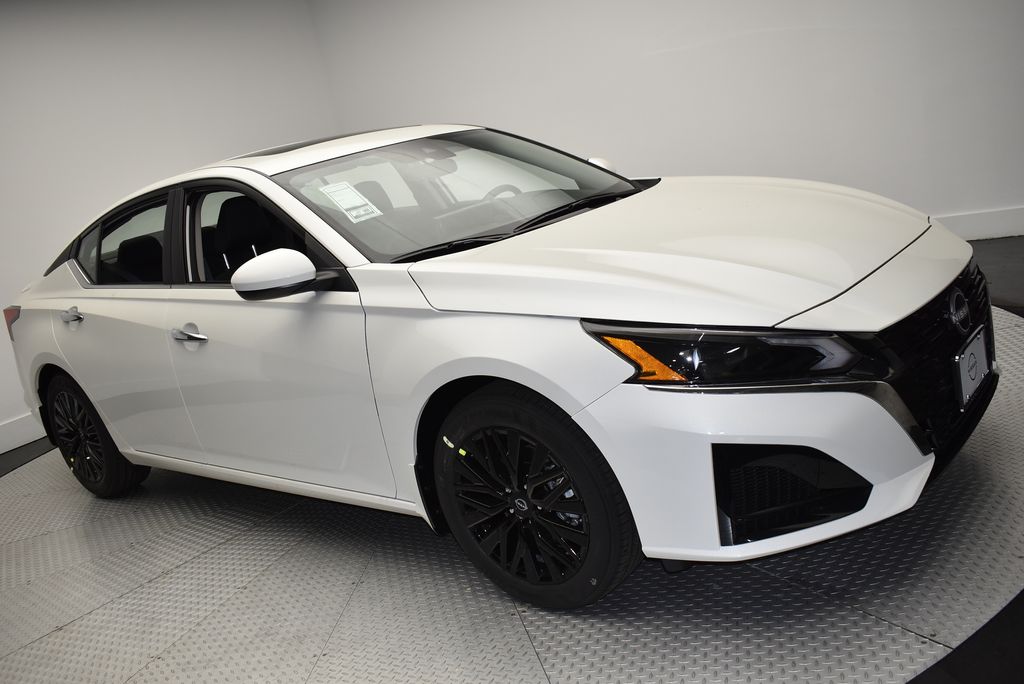 Thumbnail: 2025 Nissan Altima - 3