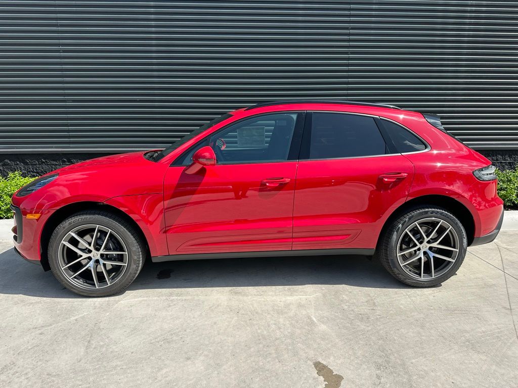 Thumbnail: 2025 Porsche Macan - 2