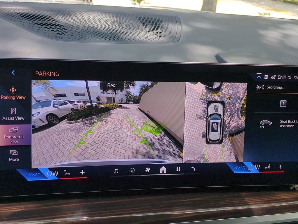 New 2026 White BMW xDrive40i image 21