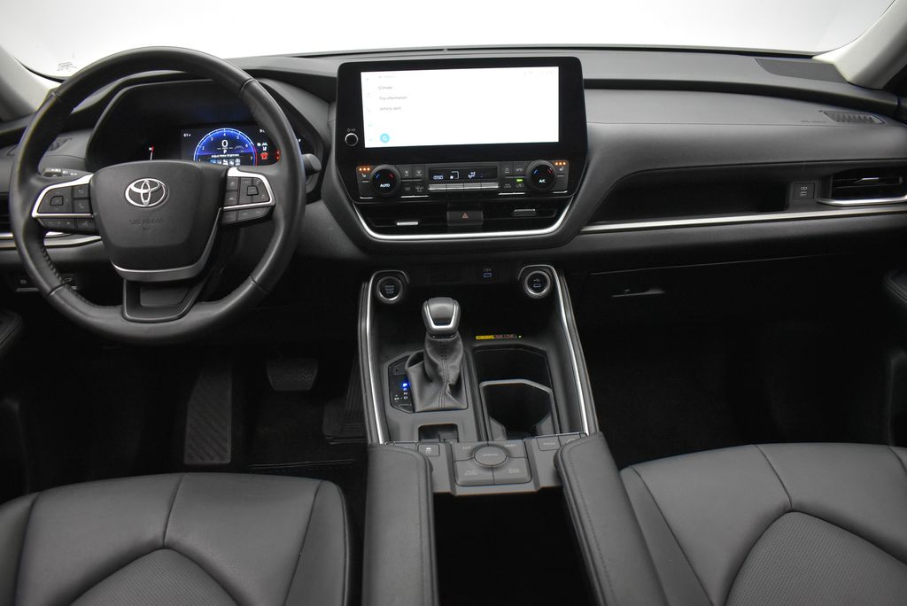 Thumbnail: 2024 Toyota Grand Highlander - 26