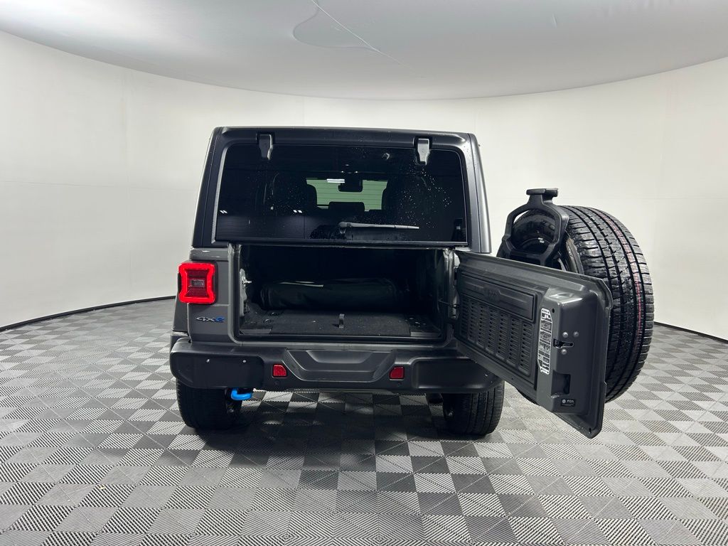 Thumbnail: 2023 Jeep Wrangler - 21
