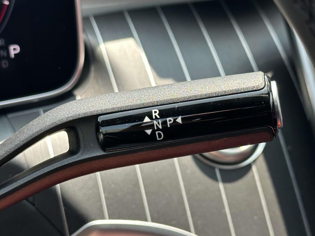 Thumbnail: 2025 Mercedes-Benz C-Class - 14