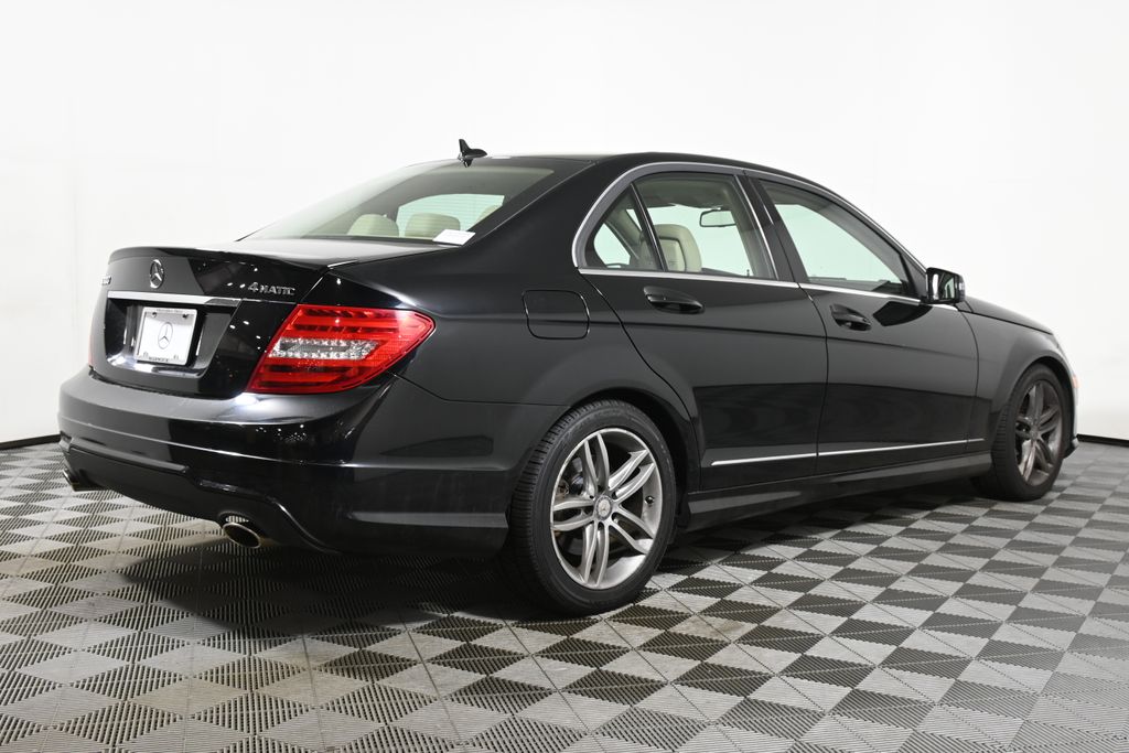 Thumbnail: 2014 Mercedes-Benz C-Class - 10