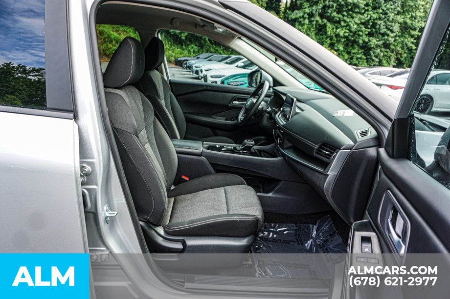 Used 2025 Silver Nissan SV image 22