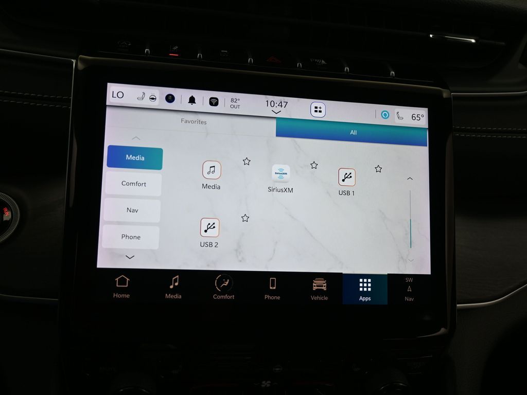 Used 2024 Midnight Sky Jeep Limited image 23