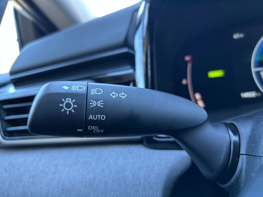 Thumbnail: 2025 Toyota Camry - 21