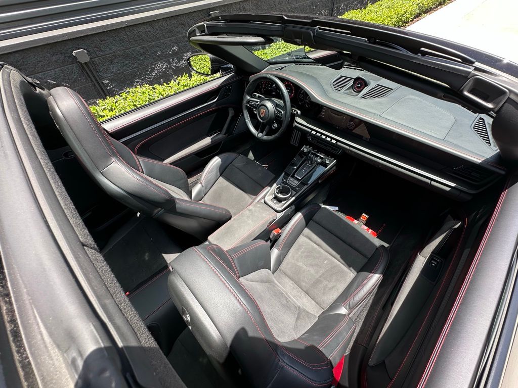 Thumbnail: 2023 Porsche 911 - 16