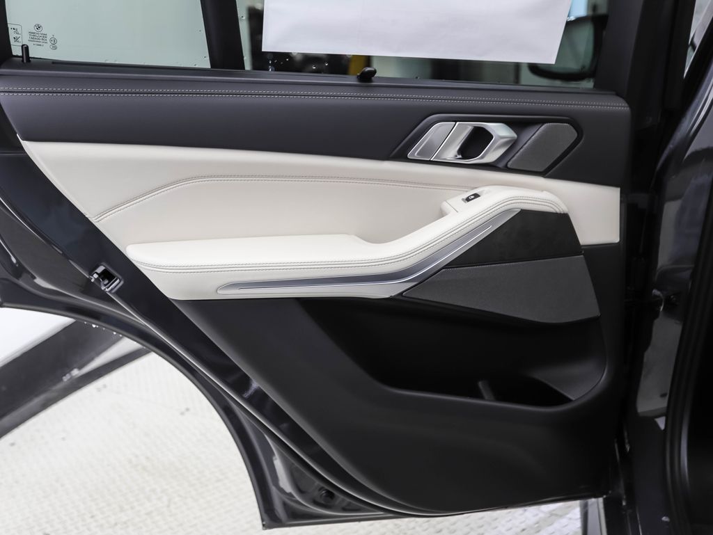 Thumbnail: 2026 BMW X5 - 21