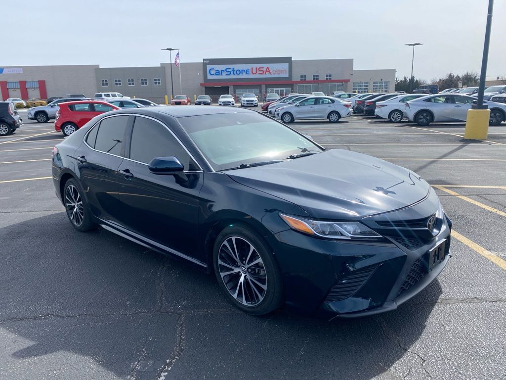 2018 Toyota Camry SE