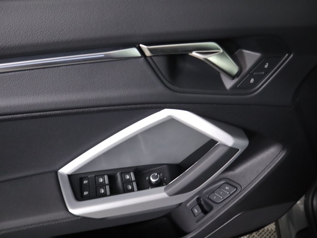 Thumbnail: 2025 Audi Q3 - 24