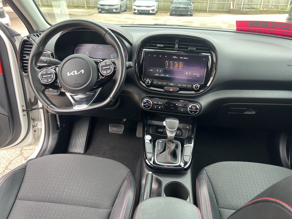 2023 Kia Soul GT-Line photo