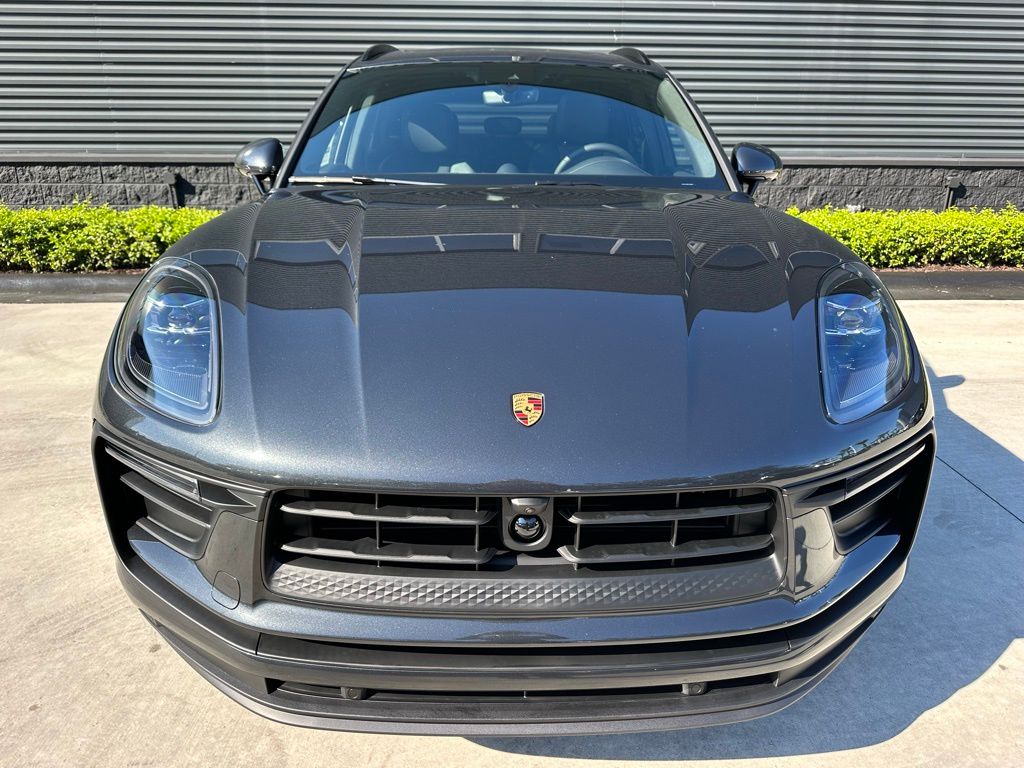 Thumbnail: 2026 Porsche Macan - 8