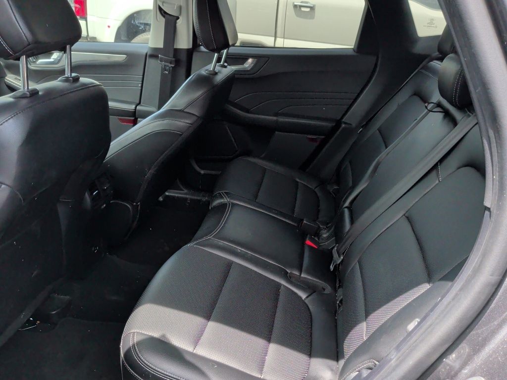 2022 Ford Escape Plug-In Hybrid Titanium - 10