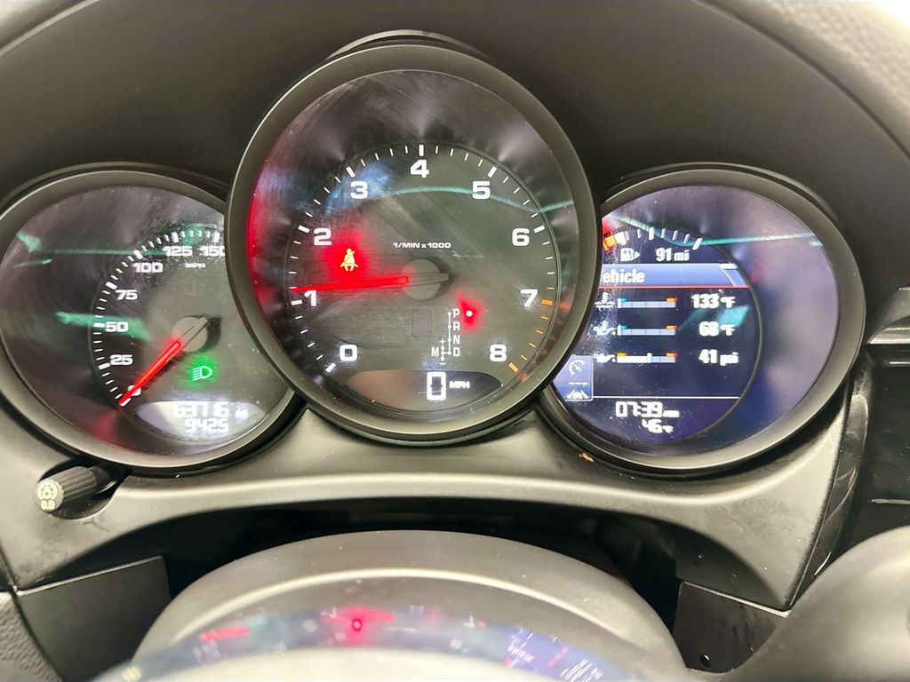 Thumbnail: 2017 Porsche Macan - 32