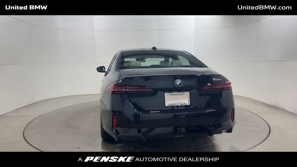 Thumbnail: 2026 BMW 5 Series - 7