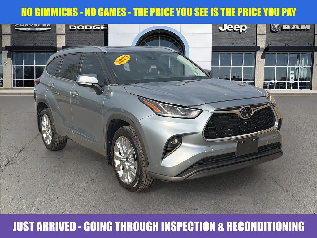 Moon Dust 2023 Toyota Highlander Limited FWD SUV / Crossover Front-Wheel Drive 8-Speed Automatic