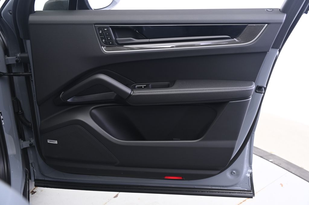 Thumbnail: 2025 Porsche Cayenne - 20