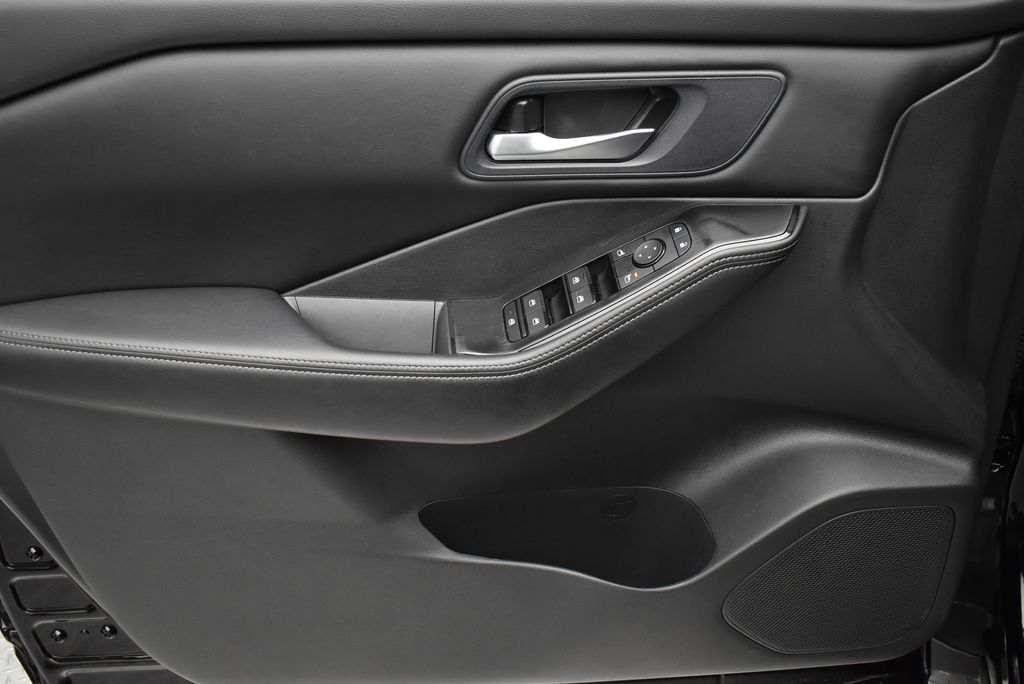 Thumbnail: 2024 Nissan Rogue - 10