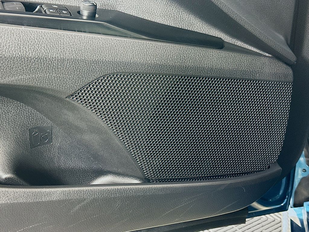 Thumbnail: 2025 Toyota Camry - 18