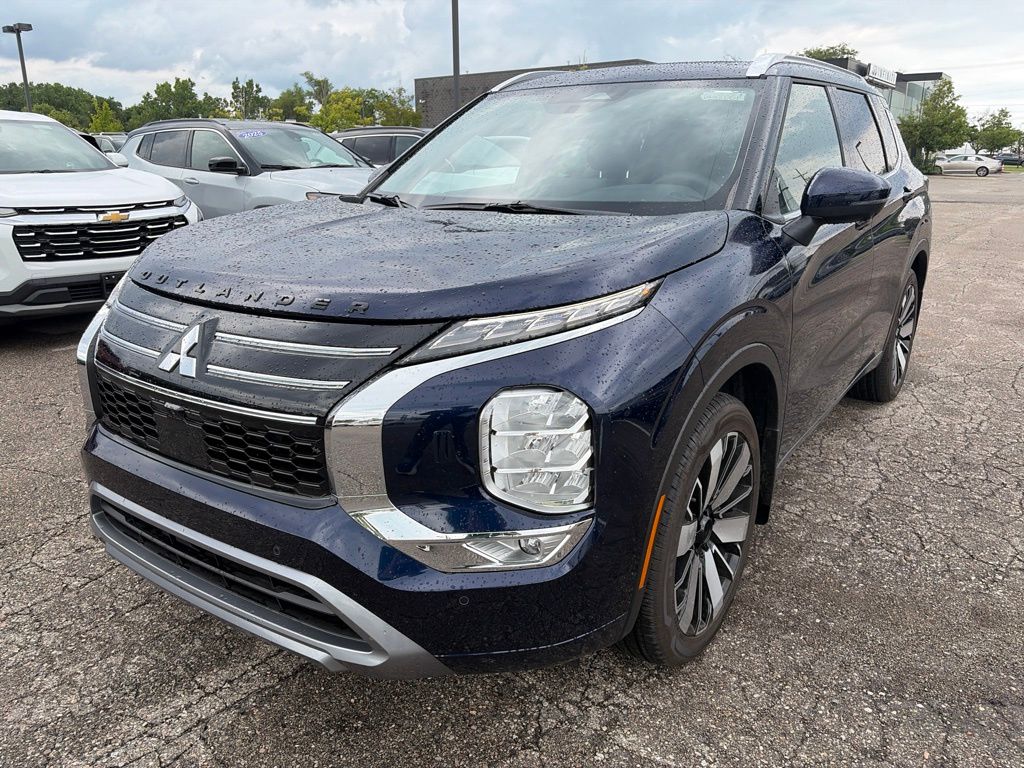 Blue 2026 Mitsubishi Outlander SUV / Crossover Front-Wheel Drive Continuously Variable Transmission
