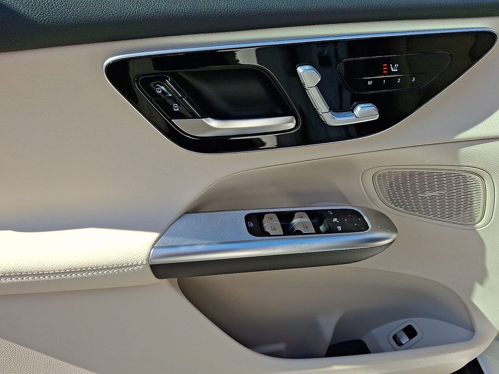 Thumbnail: 2026 Mercedes-Benz GLC - 8