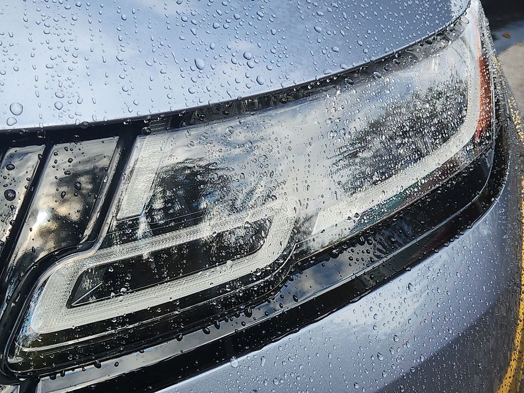 Thumbnail: 2022 Land Rover Range Rover Velar - 9