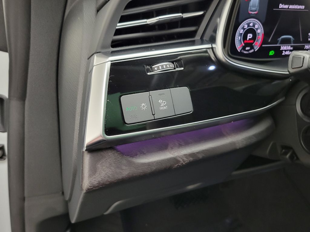 Thumbnail: 2023 Audi Q8 - 29