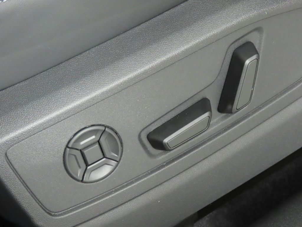 Thumbnail: 2026 Audi Q5 - 31