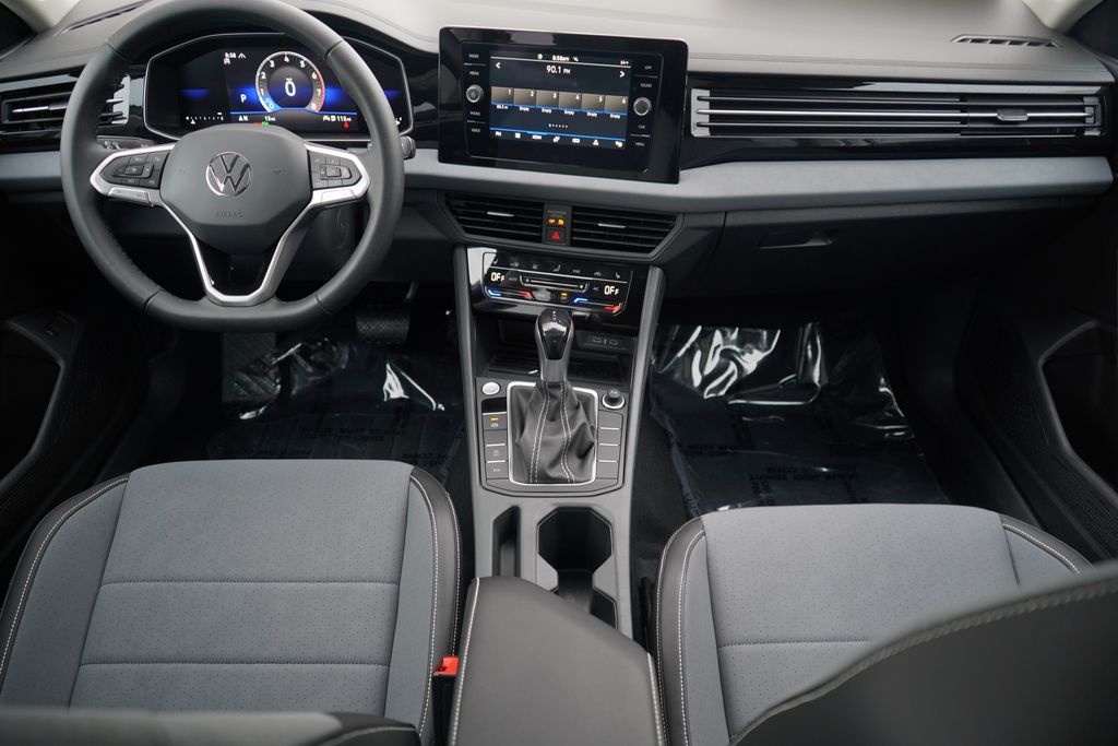 Thumbnail: 2025 Volkswagen Jetta - 8