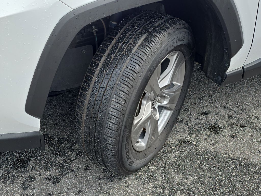 2024 Ice Cap Toyota RAV4 XLE FWD SUV