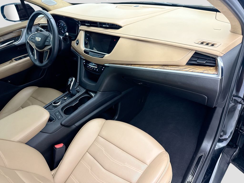 Thumbnail: 2024 Cadillac XT5 - 15