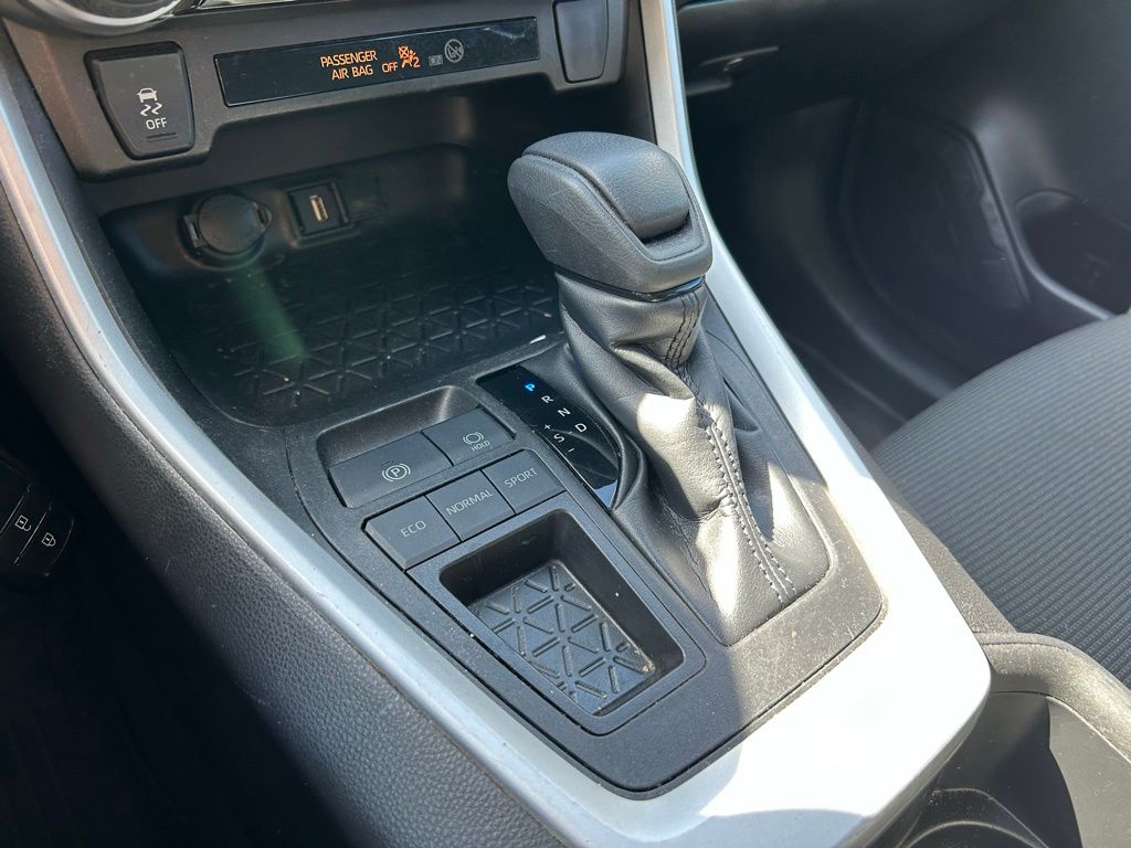 Thumbnail: 2022 Toyota RAV4 - 26