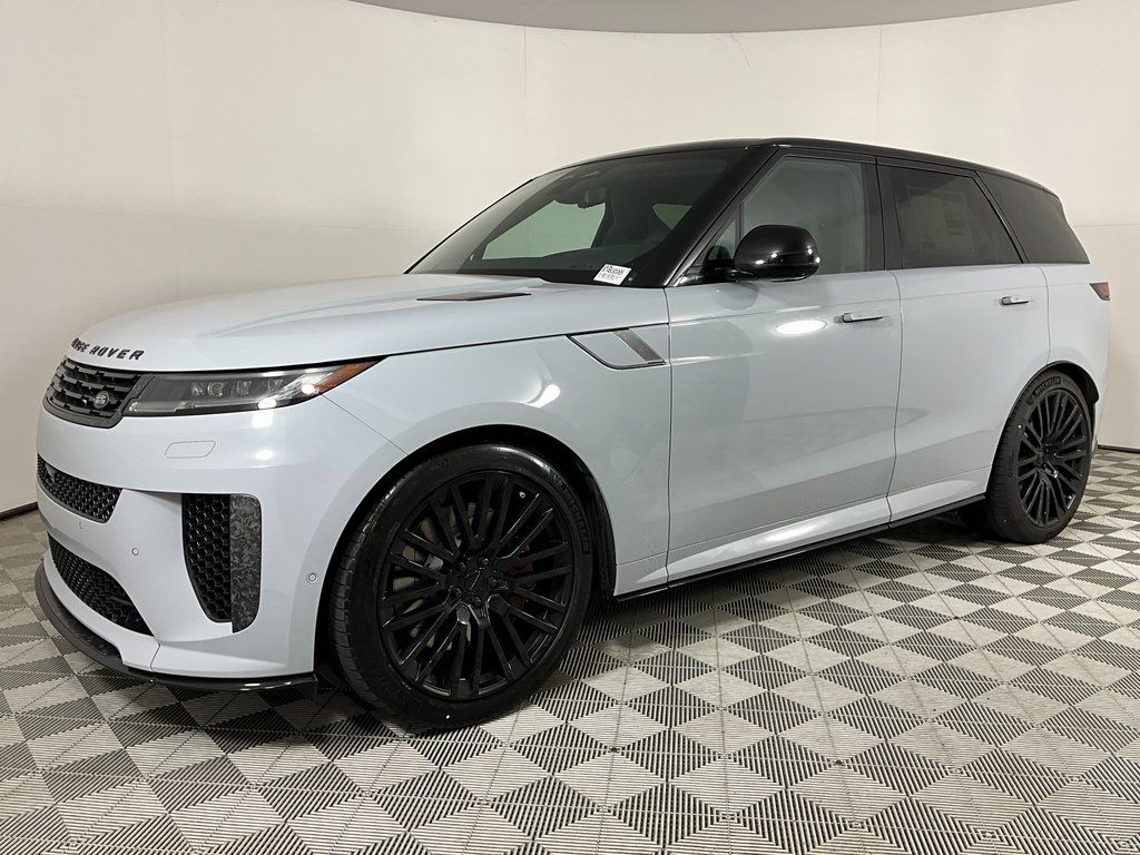 2026 Land Rover Range Rover Sport P635 SV AWD