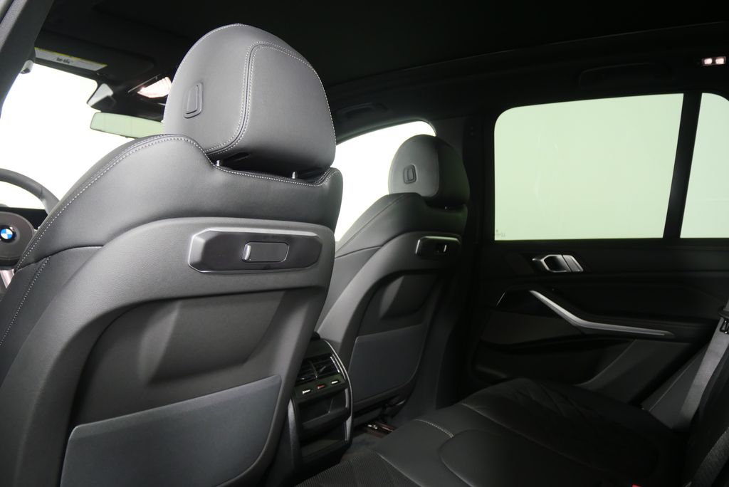 Thumbnail: 2026 BMW X5 - 14