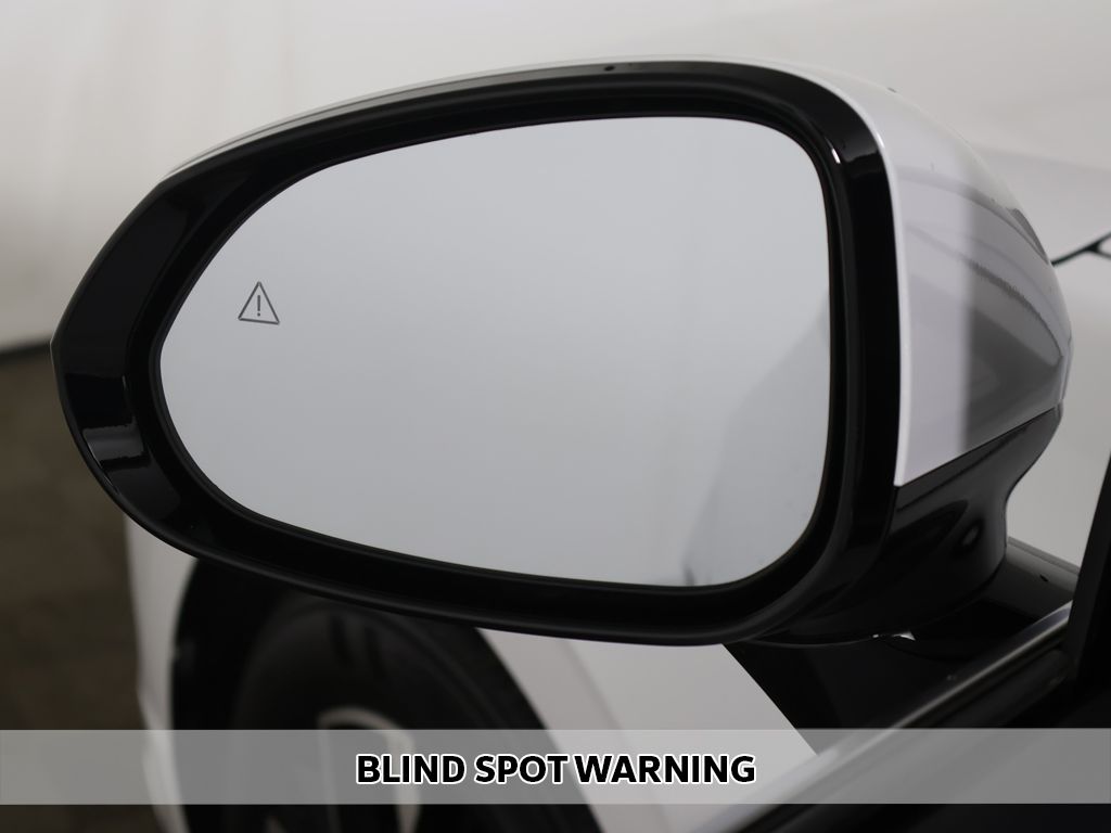 Certified Used 2025 White Hyundai SEL image 4