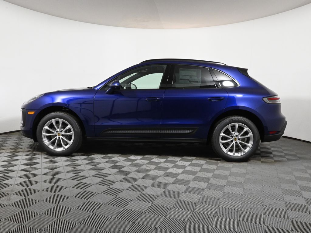 Thumbnail: 2025 Porsche Macan - 2