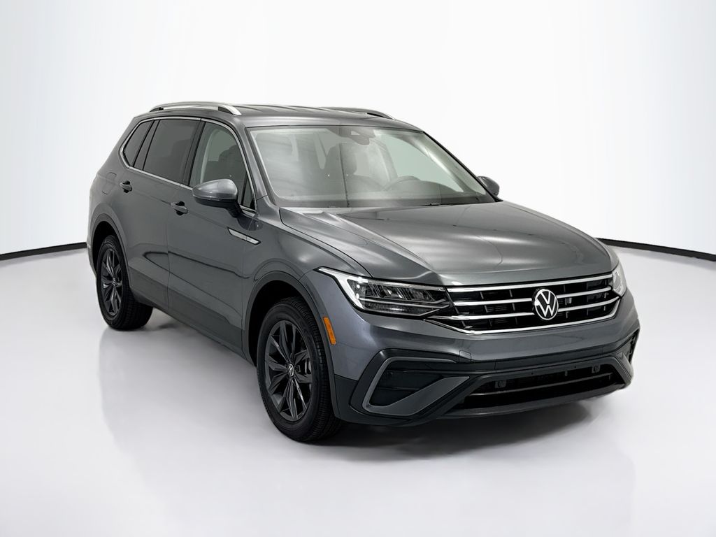 Thumbnail: 2023 Volkswagen Tiguan - 3