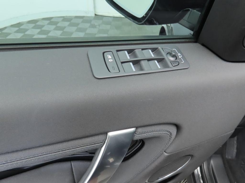 Thumbnail: 2025 Land Rover Discovery Sport - 23