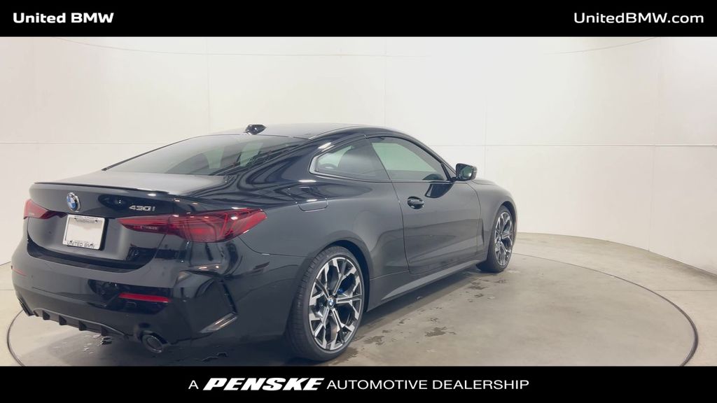 Thumbnail: 2026 BMW 4 Series - 8