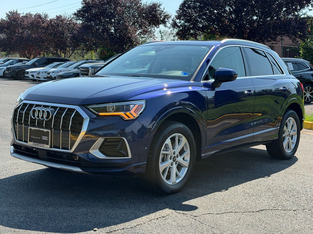 Thumbnail: 2023 Audi Q3 - 4