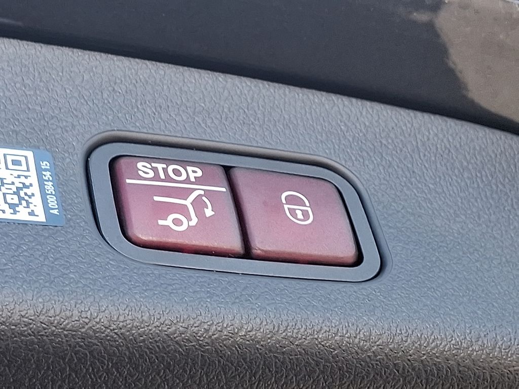 Thumbnail: 2025 Mercedes-Benz GLC - 28