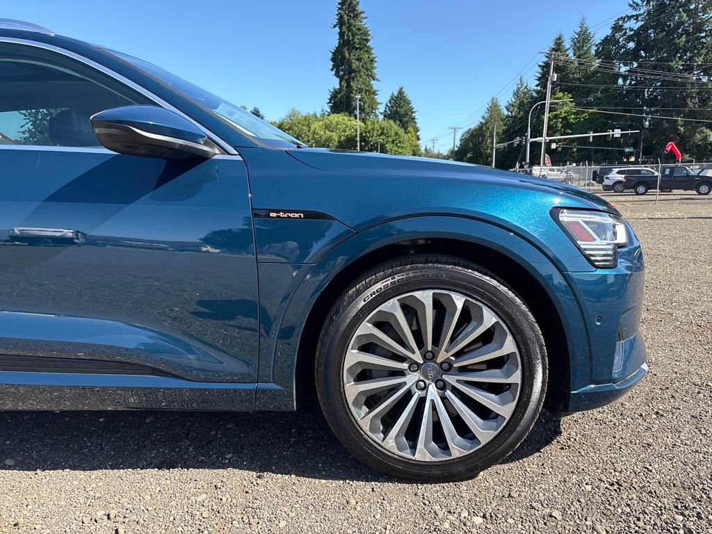 2019 Galaxy Blue Metallic Audi e-tron Prestige AWD SUV