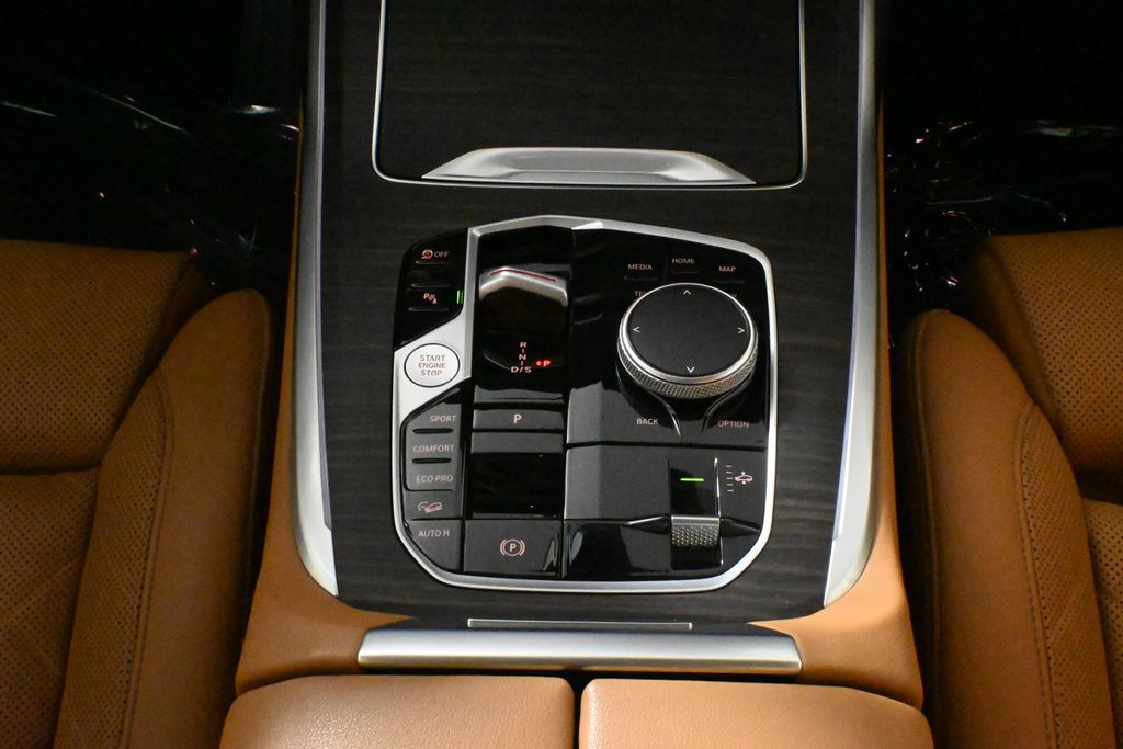 Thumbnail: 2024 BMW X7 - 24