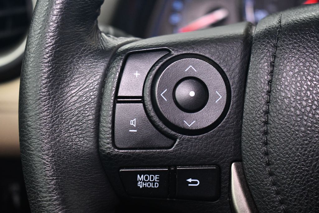 Thumbnail: 2013 Toyota RAV4 - 20