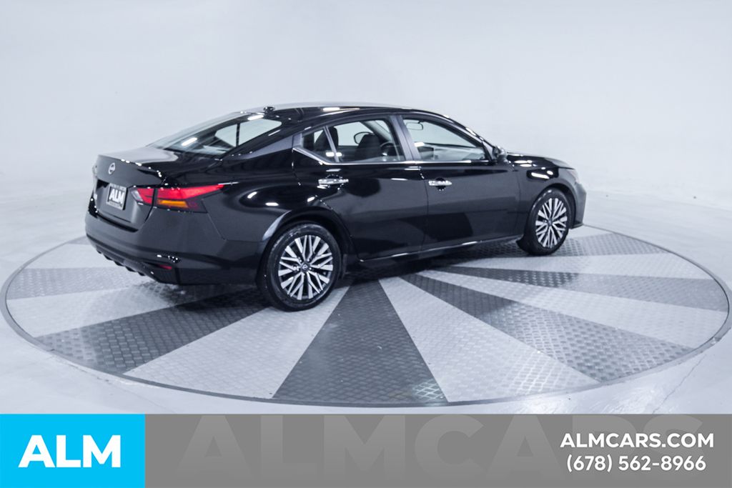 Used 2025 Black Nissan 2.5 SV image 10