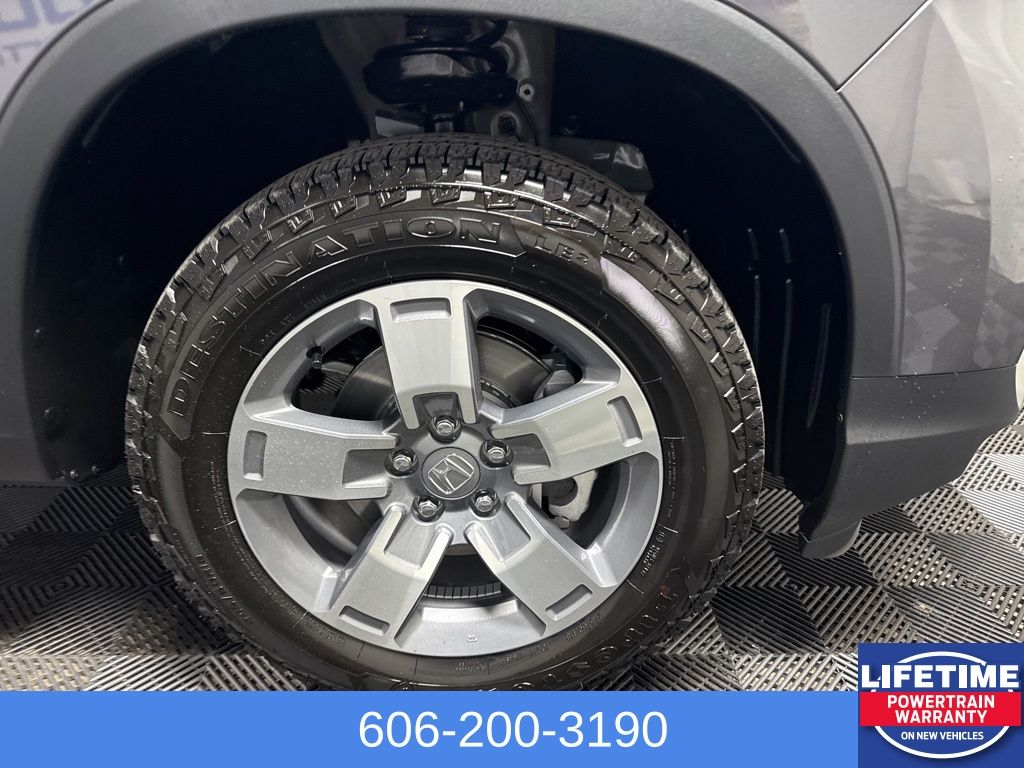 View vehicle photo 4