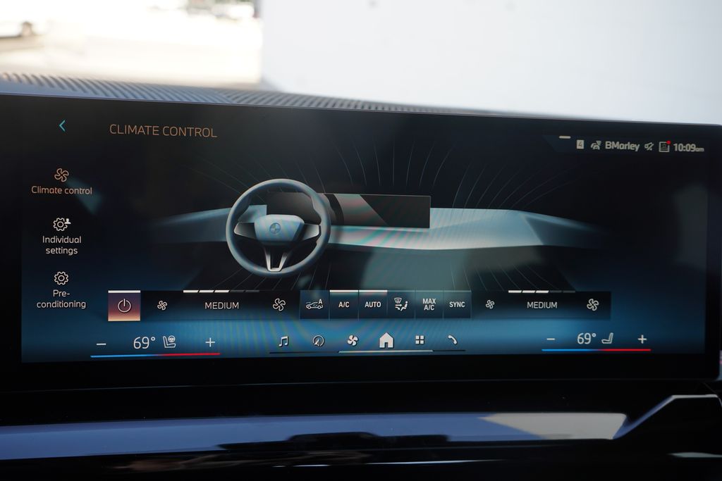 Thumbnail: 2025 BMW 5 Series - 18