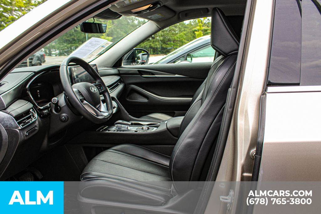 Used 2023 Silver INFINITI LUXE image 17