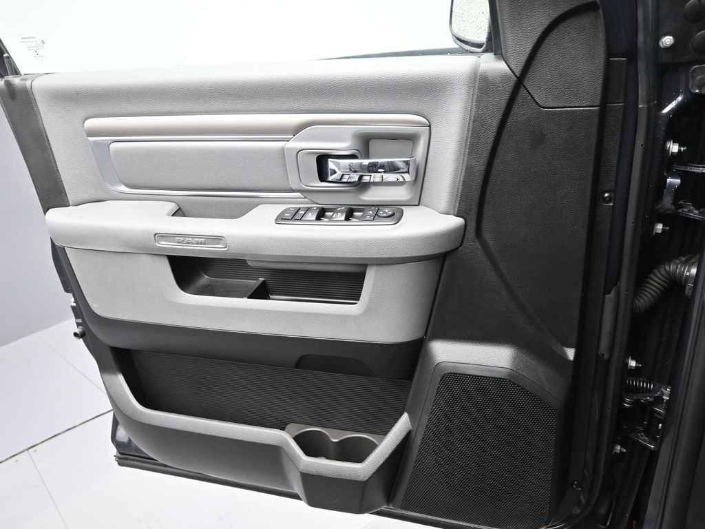 2018 Ram 1500 Big Horn Crew Cab 4x4 5'7" Box